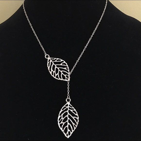 Women's Fashion Silver Leaf Pendant Charm Necklace - Picture 3 of 3
