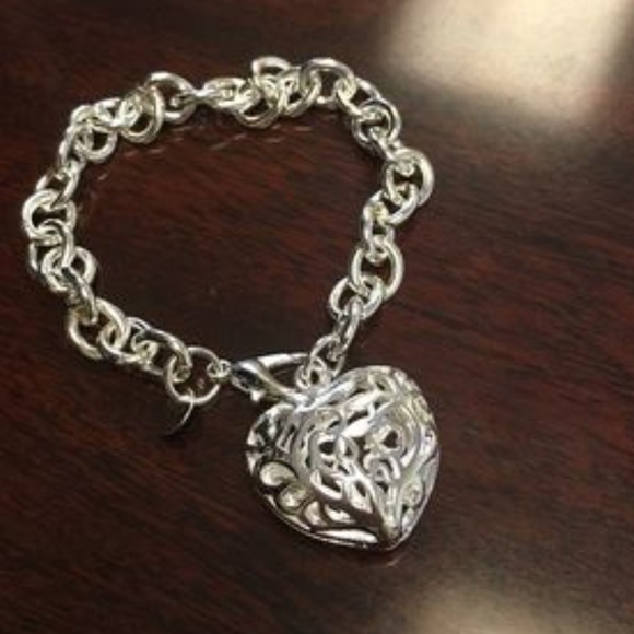 💝 🆕 925 Sterling Silver Heart Charm Bracelet 💝 - Picture 4 of 4