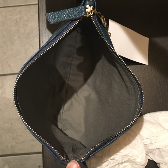 πZara Woman Leather Clutch - Picture 2 of 4