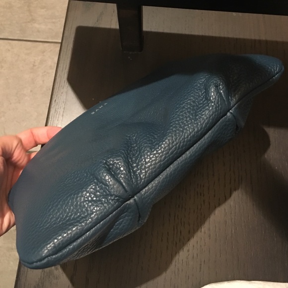 πZara Woman Leather Clutch - Picture 4 of 4