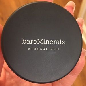 BareMinerals Illuminating mineral veil.