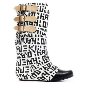 ✨Harujuku Lovers Black and White Boots!✨