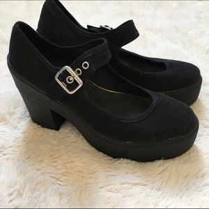 Black Mary Jane chunky heels
