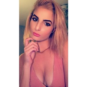 Meet your Posher, Courtney