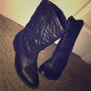 Cowgirl boots!!! Must go!