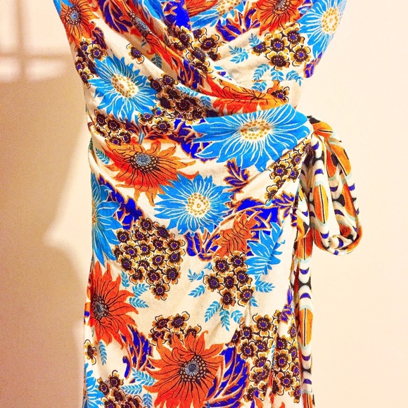 🚨SALE🚨 Mango NWOT floral print maxi wrap dress - Picture 3 of 4