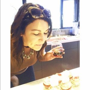 Meet your Posher, Alicia