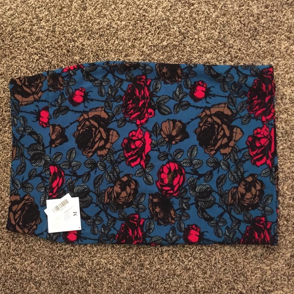 NWT LulaRoe Cassie skirt size M