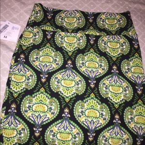 LulaRoe Cassie Size M