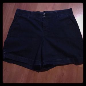 Cute dark blue shorts!! 👾