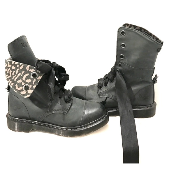 Dr Martins air walk combat boots