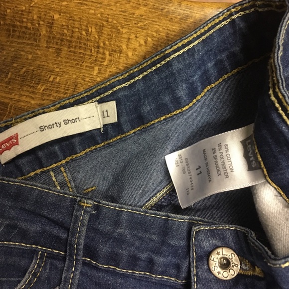 Levi's Short - Picture 3 of 3