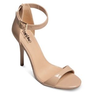 Pamela heeled strap sandal. Open toe Size 8