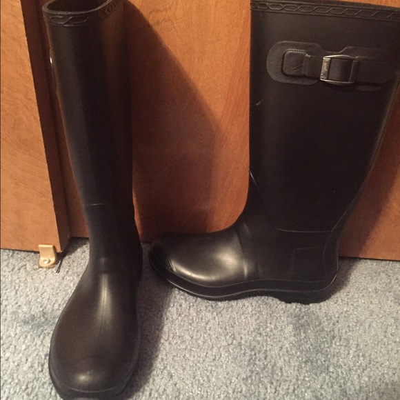 Black tall rain boots
