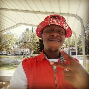 Meet your Posher, Leeshay