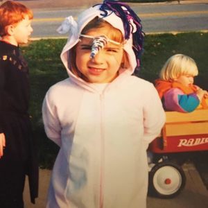 Meet your Posher, Lara