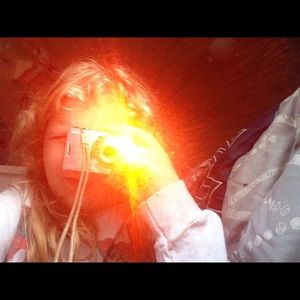 Meet your Posher, Chloe