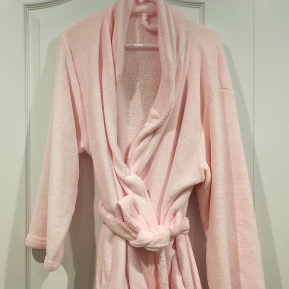 Pink Robe - Picture 3 of 3