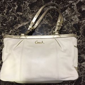 COACH satchel handbag cream and gold. 👜😍👜