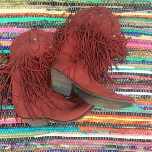 Liberty black red fringe boots