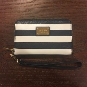 Michael Kors Wallet/Purse/Phone Clutch