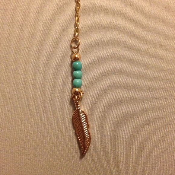 💞3/$20 or 4/$25💞NWOT Feather necklace - Picture 4 of 4