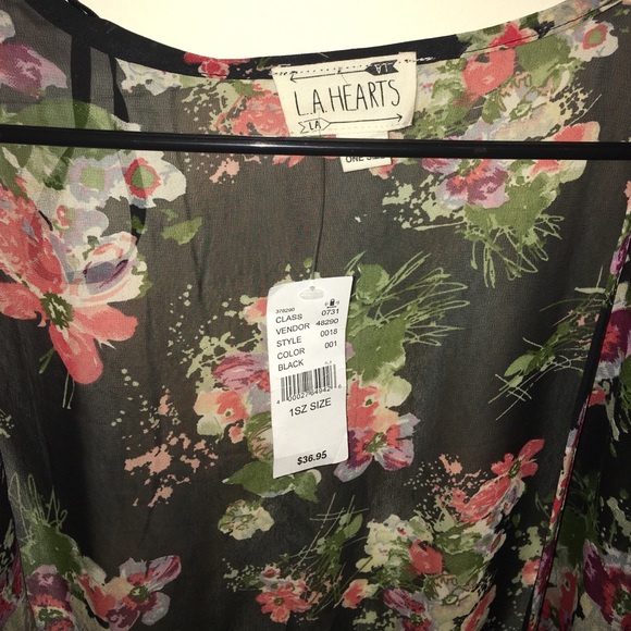 PacSun Kimono - Picture 2 of 2