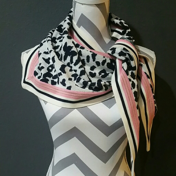 💋LAST 1💋Animal print shawl/scarf NWOT - Picture 2 of 4