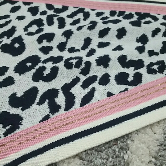 💋LAST 1💋Animal print shawl/scarf NWOT - Picture 4 of 4