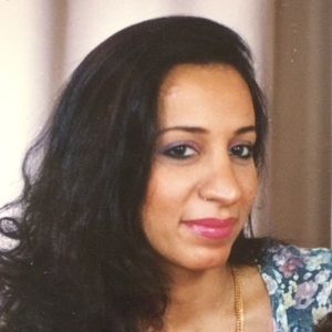 Meet your Posher, Mona