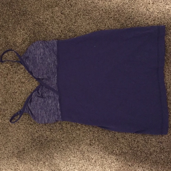 Lululemon workout top with adjustable straps