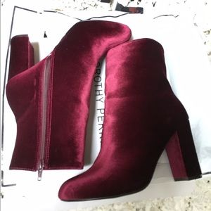 Super cute red velvet booties😍🔥