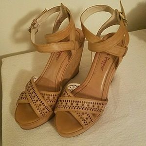 Nude wedges