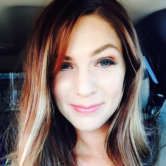 Meet your Posher, Kim - Picture 1 of 1