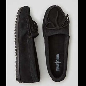 LISTING CLOSING 8/13/17 - Minnetonka Suede Mocs