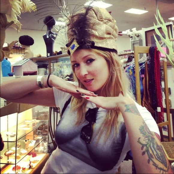 Meet your Posher, Bianca - Picture 4 of 4