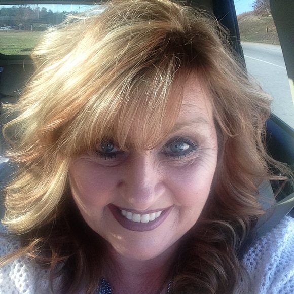 Meet your Posher, Sarah - Picture 1 of 1