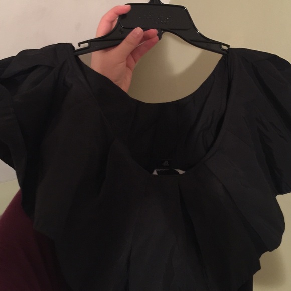 TOP OF THE CLASS RUFFLE - Picture 3 of 3