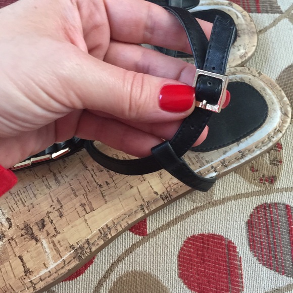 Cute Strappy Sandals - Picture 3 of 3
