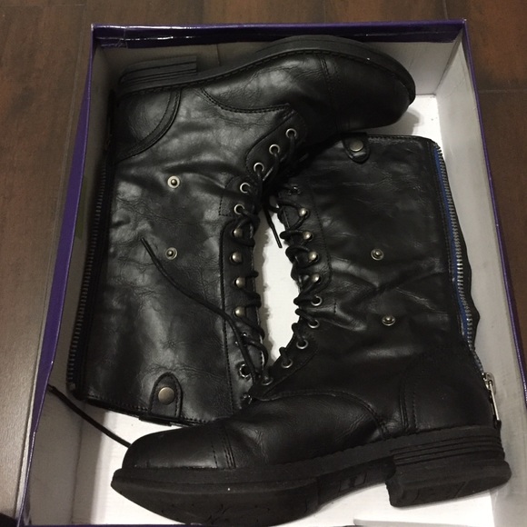 Black combat boots size 7.5