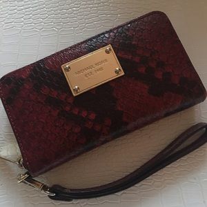 Michael Kors wristlet/wallet
