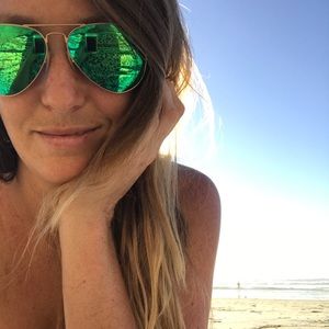 Meet your Posher, Mia