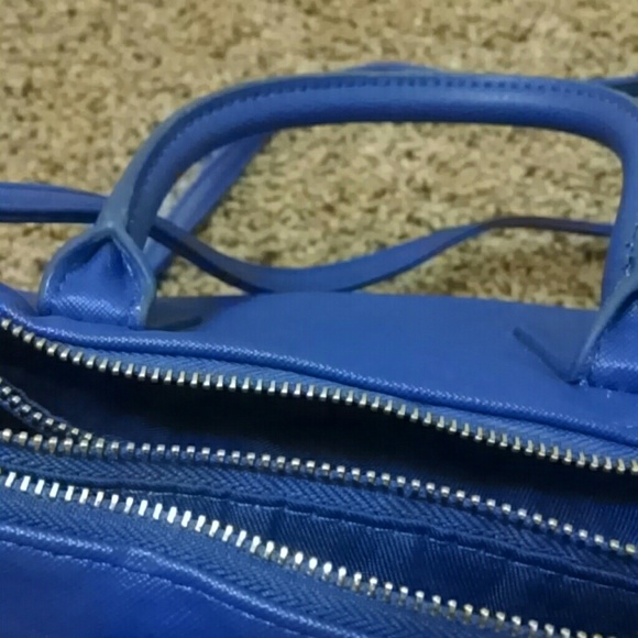 Guess Purse - Picture 3 of 4