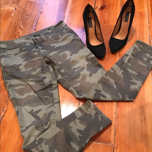 Seven camouflage jeans