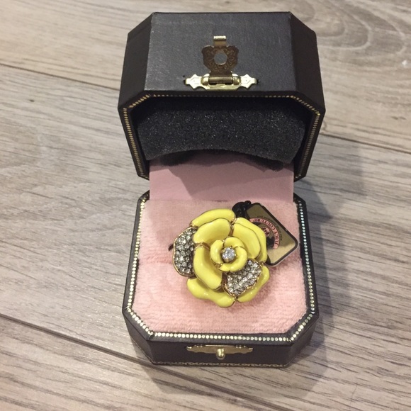 Juicy Couture Jewelry - Juicy Couture ring