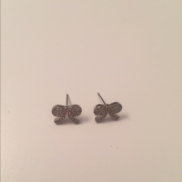 Bow earrings 🎀