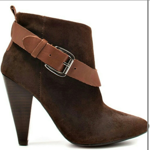 Guess Carolyn Brown Suede Boots 5M