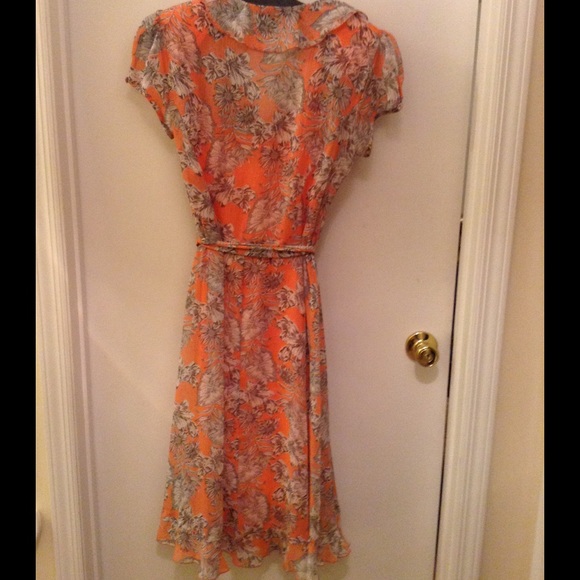 Pretty coral & white patterned dress. 🌟🌟 - Picture 2 of 4