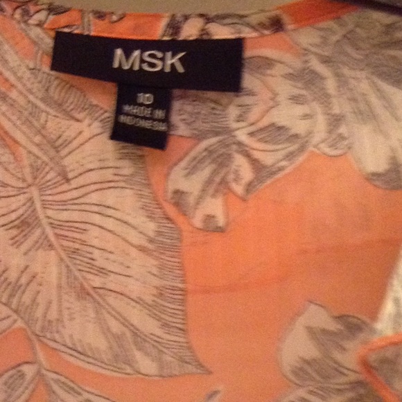 Pretty coral & white patterned dress. 🌟🌟 - Picture 4 of 4