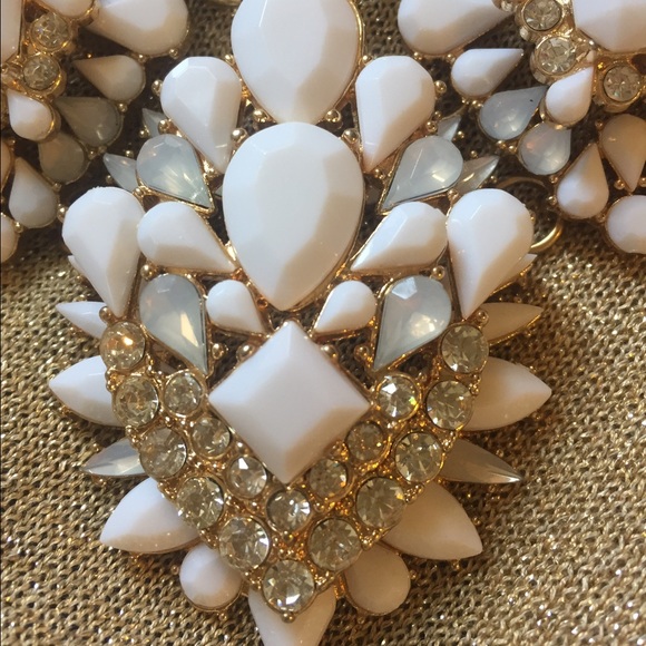 White and rhinestones necklace - Picture 2 of 2